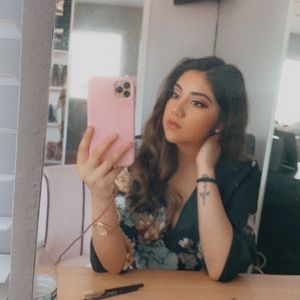 Meet your Posher, Daniela